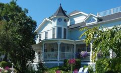 Metivier Inn