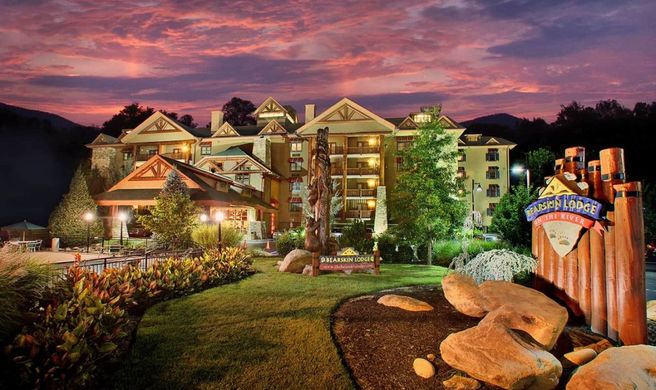 Bearskin Lodge On the River Exterior