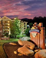 Bearskin Lodge On the River