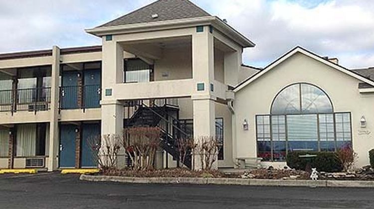 Inn of Loudon Exterior