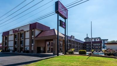 Red Roof Inn & Suites Pigeon Forge Pkwy