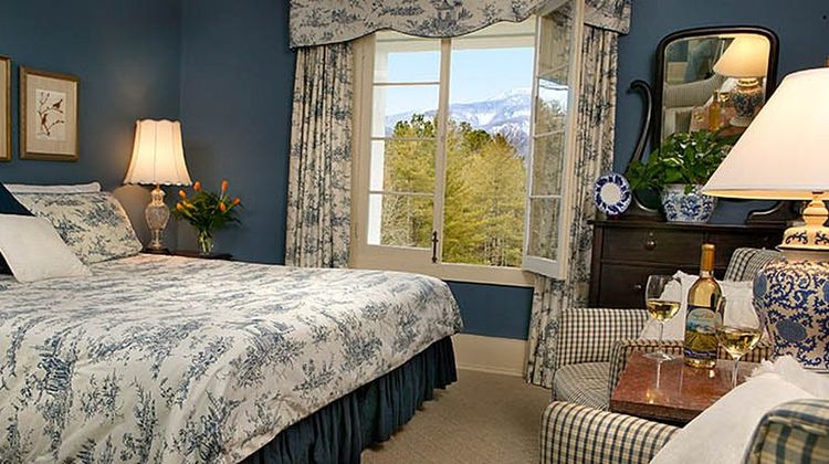 Buckhorn Inn Room
