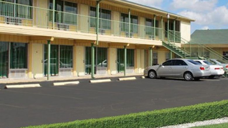 Thunderbird Motel Exterior