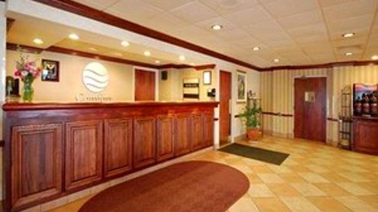 New Victorian Inn & Suites Omaha Lobby