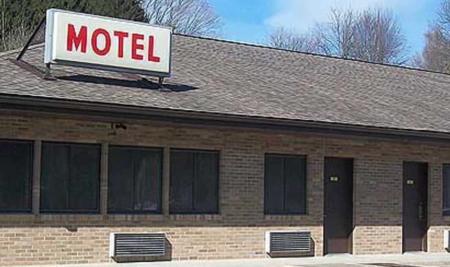 The Hemlock Inn Exterior