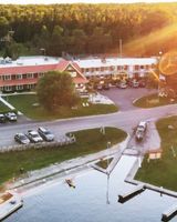 Rowleys Bay Resort