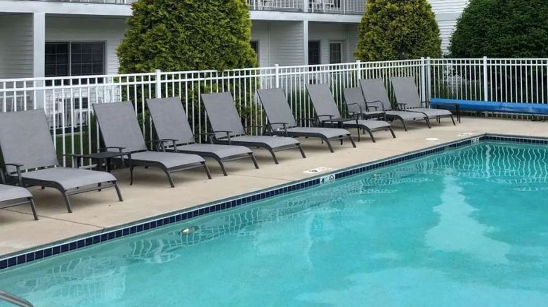 <b>Homestead Suites Pool</b>