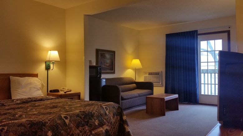 <b>Harbor Lights Lodge Room</b>