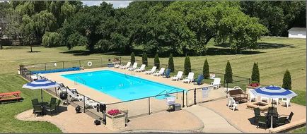 Geneva Wells Motel Pool