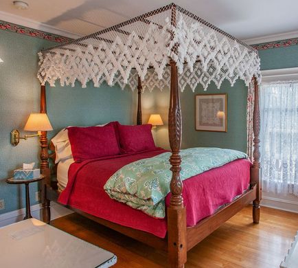 White Lace Inn/Victorian Country Inn Room