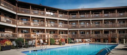 Aloha Beach Resort & Suites Pool