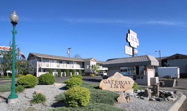 Gateway Inn Exterior