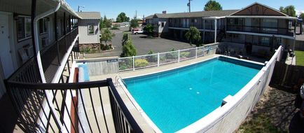 Gateway Inn Pool