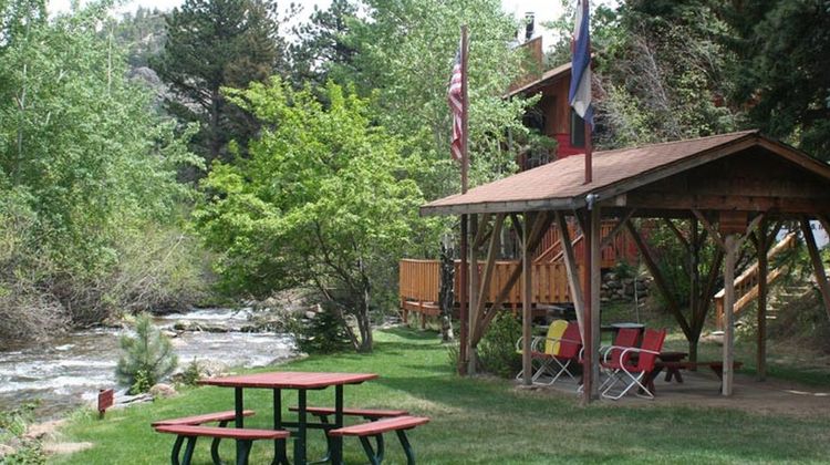 Ponderosa Lodge Exterior