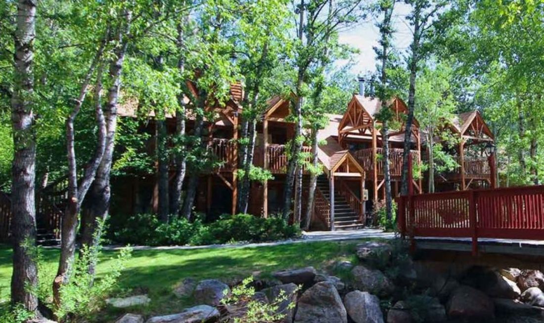 Streamside on Fall River Exterior