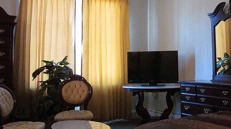 Monte Villa Inn Room