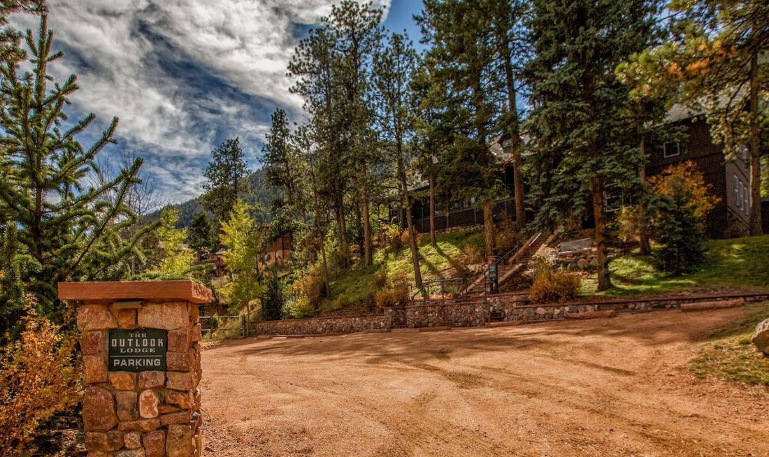 Outlook Lodge Exterior