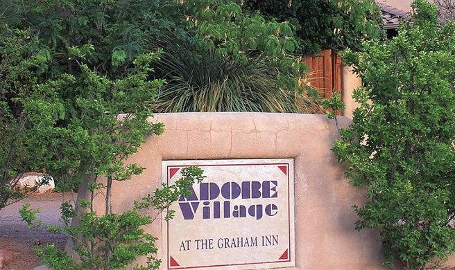 Adobe Village/Graham Bed & Breakfast Inn Exterior