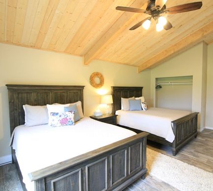 Glacier Bay Country Inn Room