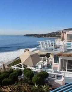 Laguna Surf Lodge by SCP