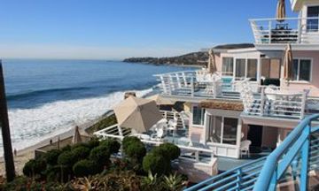 Laguna Surf Lodge by SCP