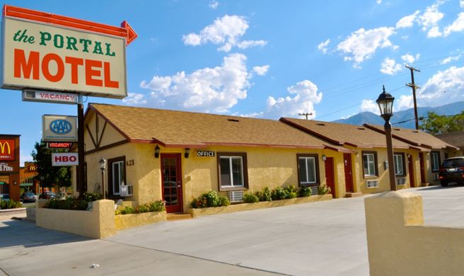 The Portal Motel Exterior