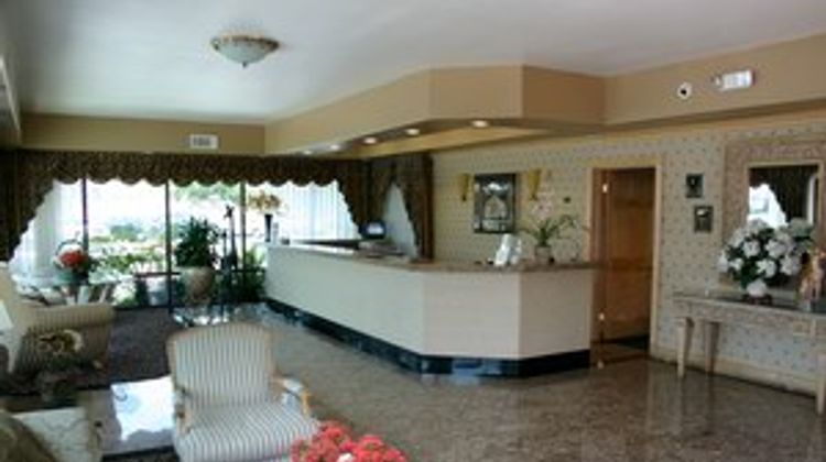 Tarzana Inn Lobby