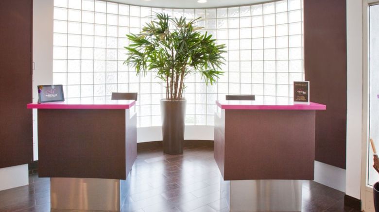 <b>Menlo Park Inn Lobby</b>