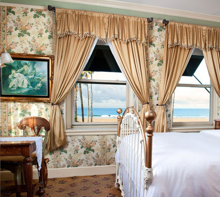 Doryman's Oceanfront Inn Room