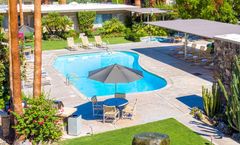 Desert Hills Hotel