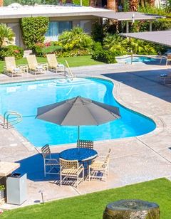Desert Hills Hotel