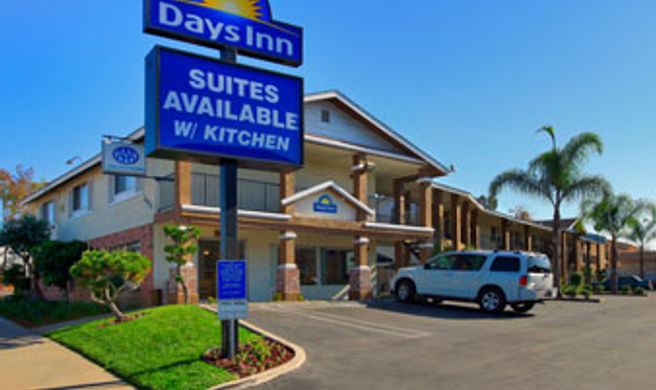 Days Inn & Suites San Diego / SDSU Exterior