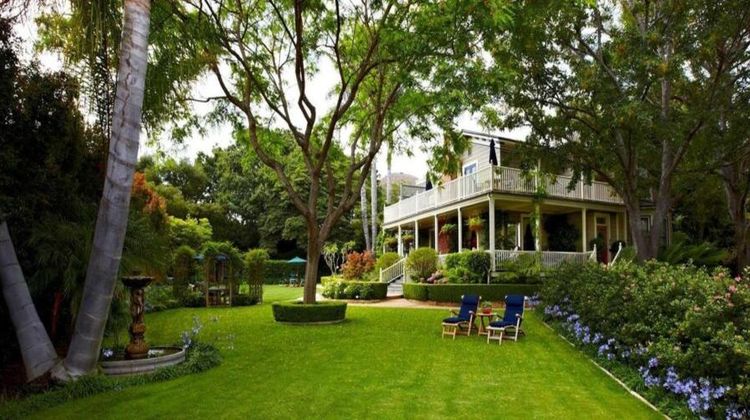 Simpson House Inn Exterior