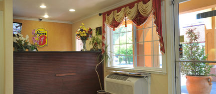 Super 8 Ukiah Lobby