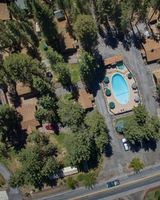 Golden Bear Cottages
