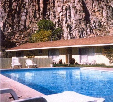 Meadowcliff Coleville Pool