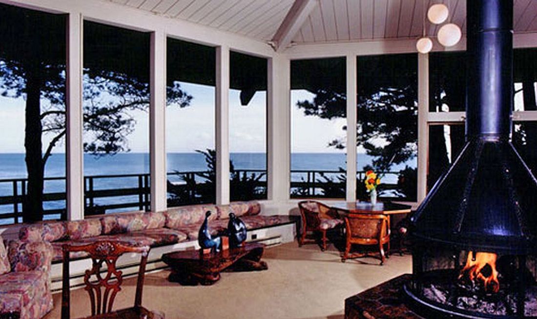 Whale Watch Inn Lobby