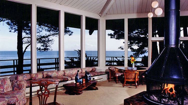 Whale Watch Inn Lobby