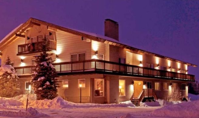 Mammoth Creek Inn Exterior