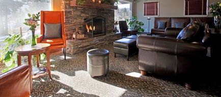 Mammoth Creek Inn Lobby