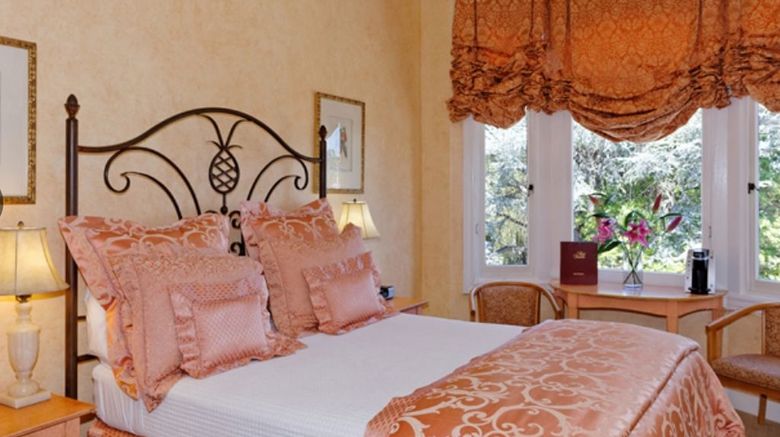 <b>Hotel Sausalito Room</b>
