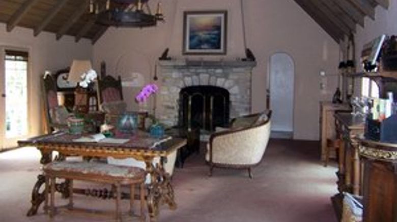 <b>Happy Landing Inn Lobby</b>
