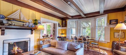 Sea View Inn Lobby