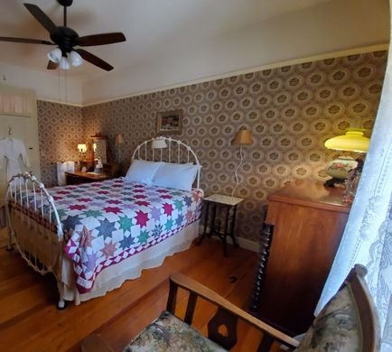 American River Inn Room