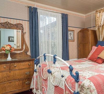 Julian Gold Rush Hotel Room