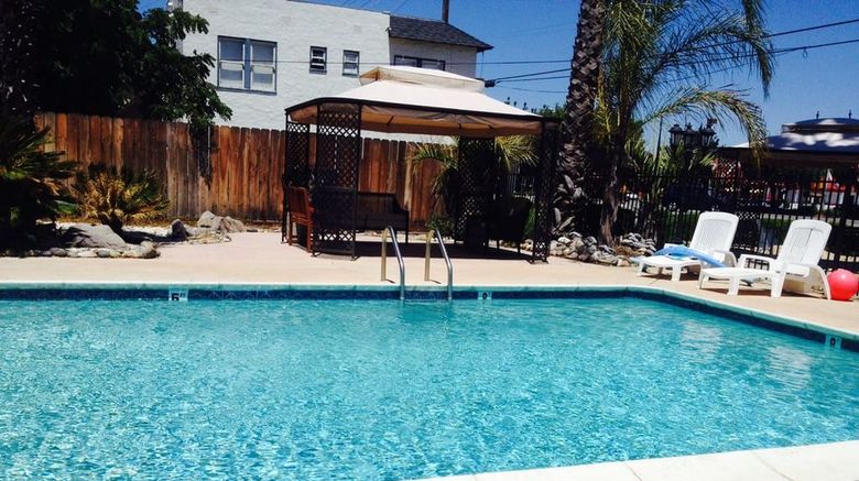 <b>Cinderella Motel Pool</b>