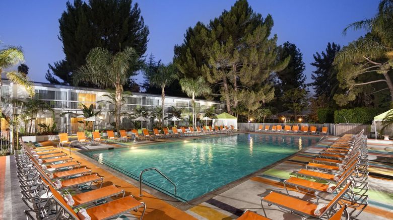 <b>Sportsmen's Lodge Hotel Pool</b>