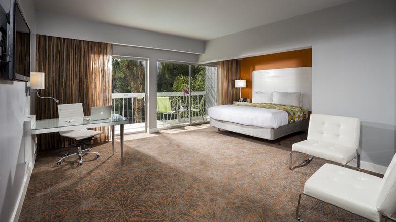 <b>Sportsmen's Lodge Hotel Suite</b>