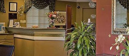 Holiday Inn Express Lobby
