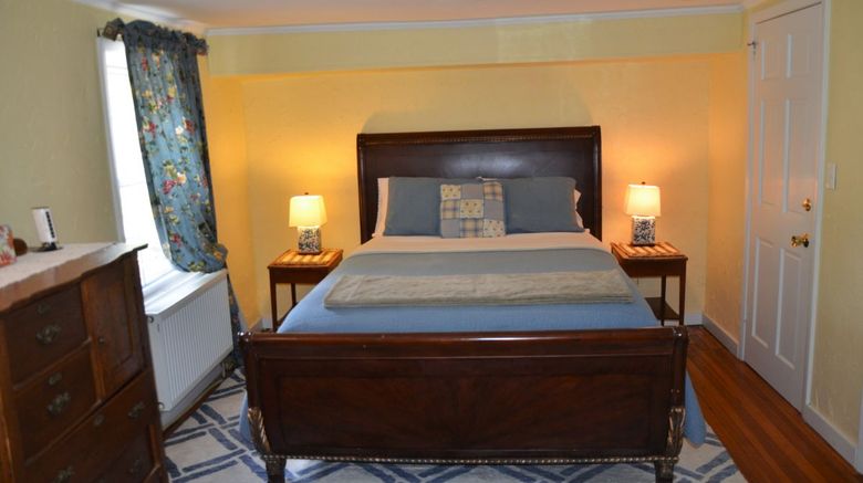 <b>Cornwall Inn & Lodge Room</b>